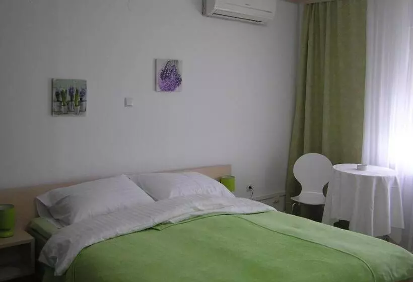 Aamiaismajoitus (B&B) Rooms Stella