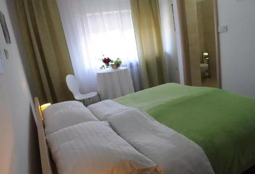 Aamiaismajoitus (B&B) Rooms Stella