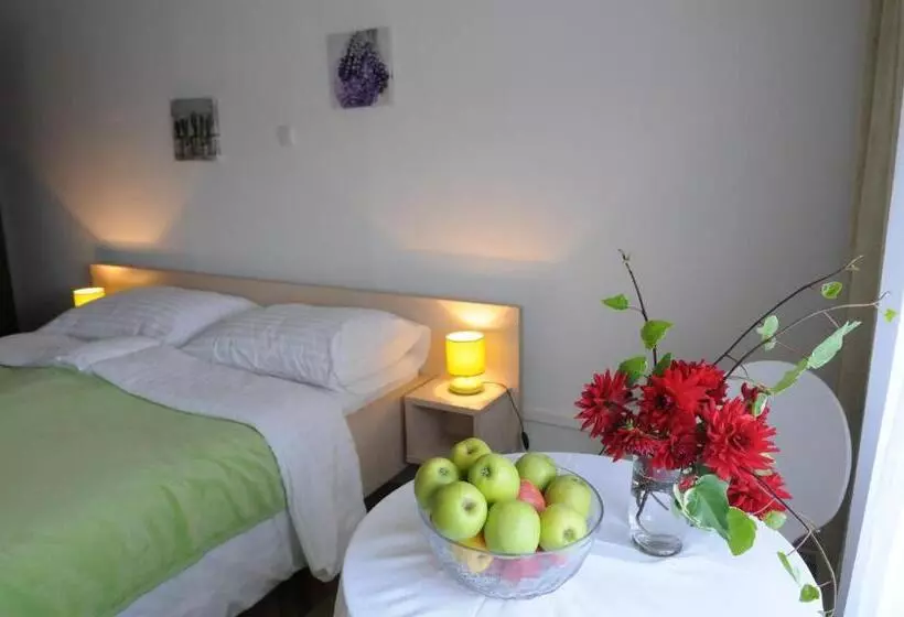 Aamiaismajoitus (B&B) Rooms Stella