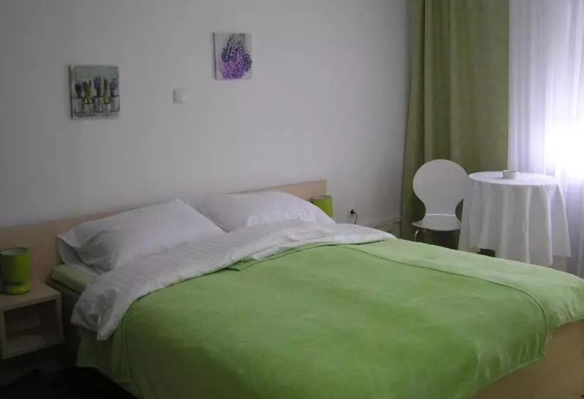 Aamiaismajoitus (B&B) Rooms Stella