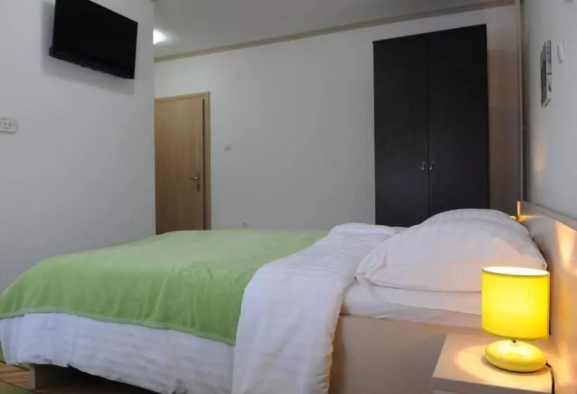 Aamiaismajoitus (B&B) Rooms Stella