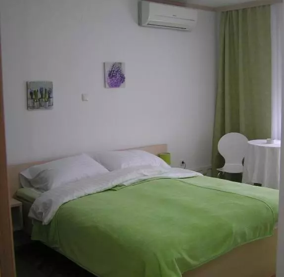 Aamiaismajoitus (B&B) Rooms Stella