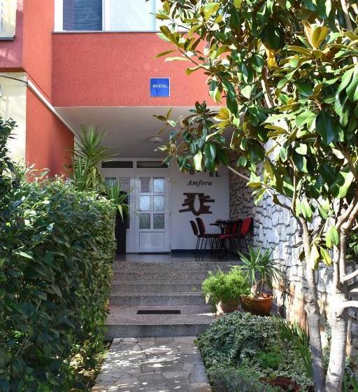 Hostel Amfora