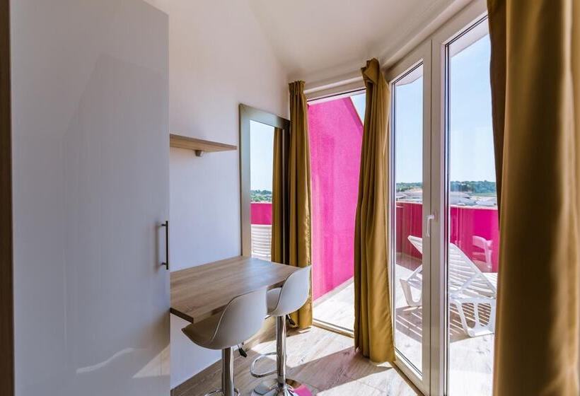 Hostel Zrce   Adults Only