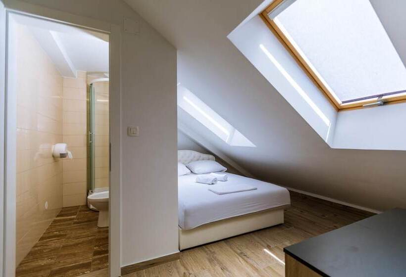 Hostel Zrce   Adults Only