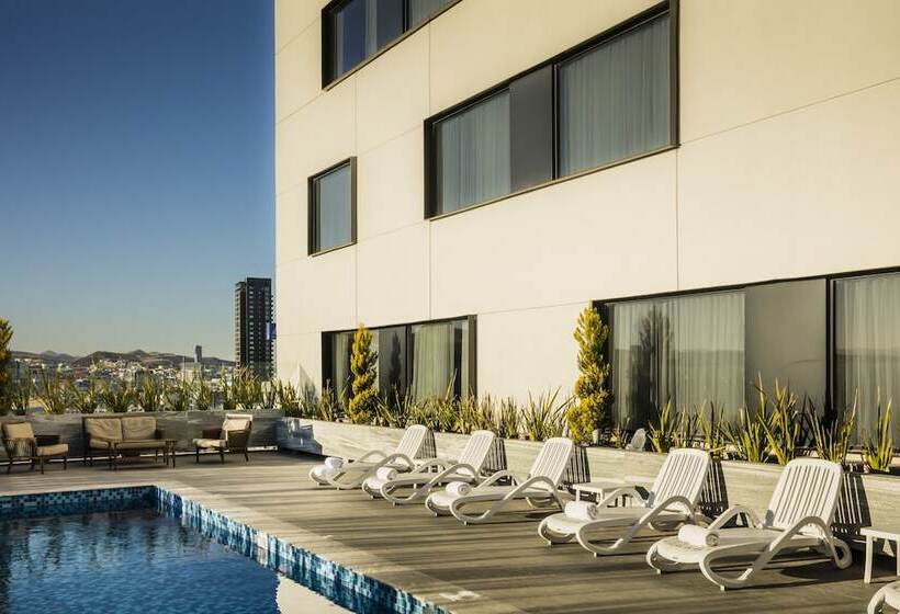 هتل Fiesta Inn Chihuahua Fashion Mall