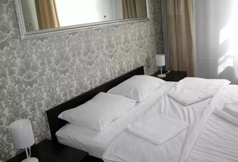 هتل Paradise  Novoslobodskaya