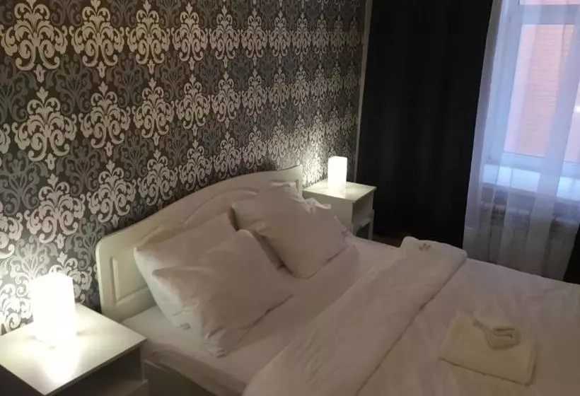 هتل Paradise  Novoslobodskaya