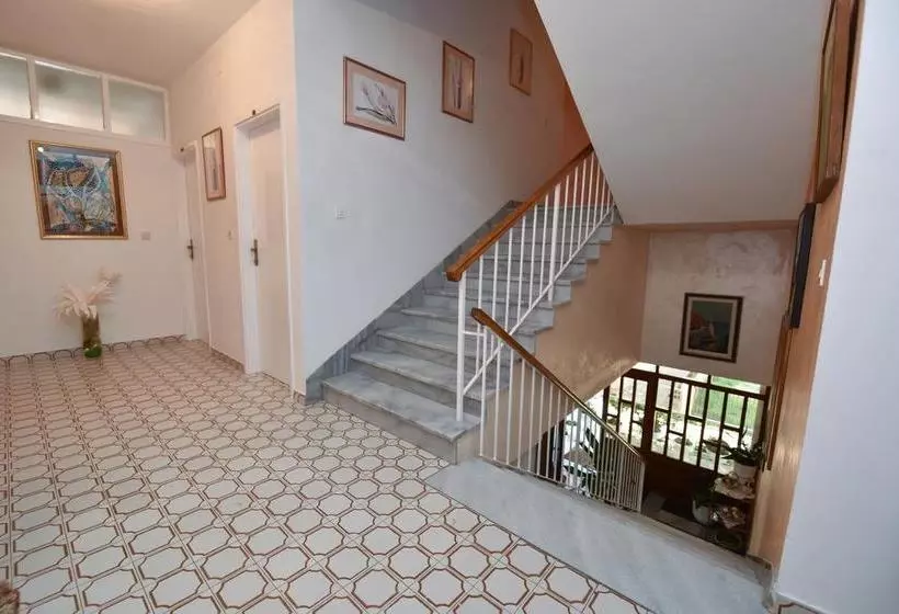 پانسیون Royal Rooms Novalja