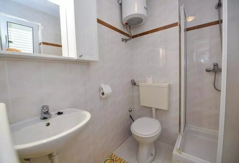 پانسیون Royal Rooms Novalja