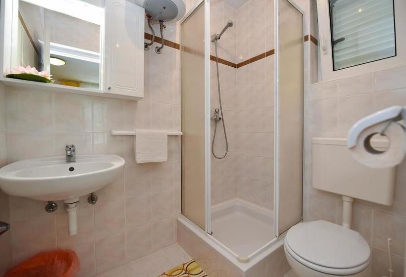 بنسيون Royal Rooms Novalja