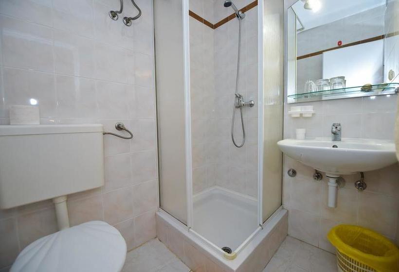 بنسيون Royal Rooms Novalja