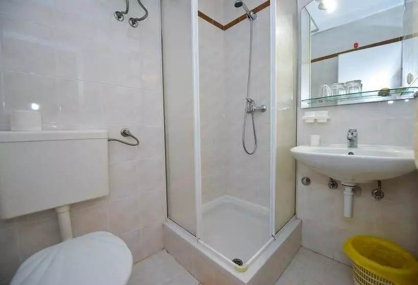 پانسیون Royal Rooms Novalja