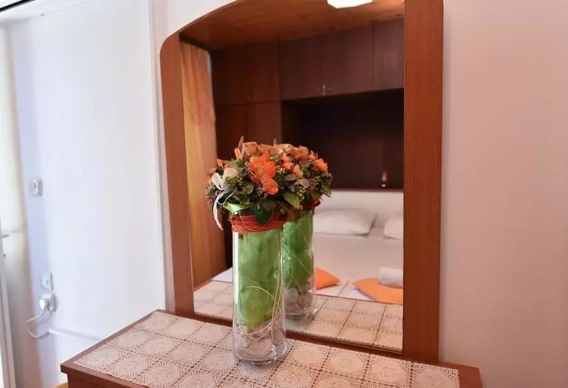 پانسیون Royal Rooms Novalja