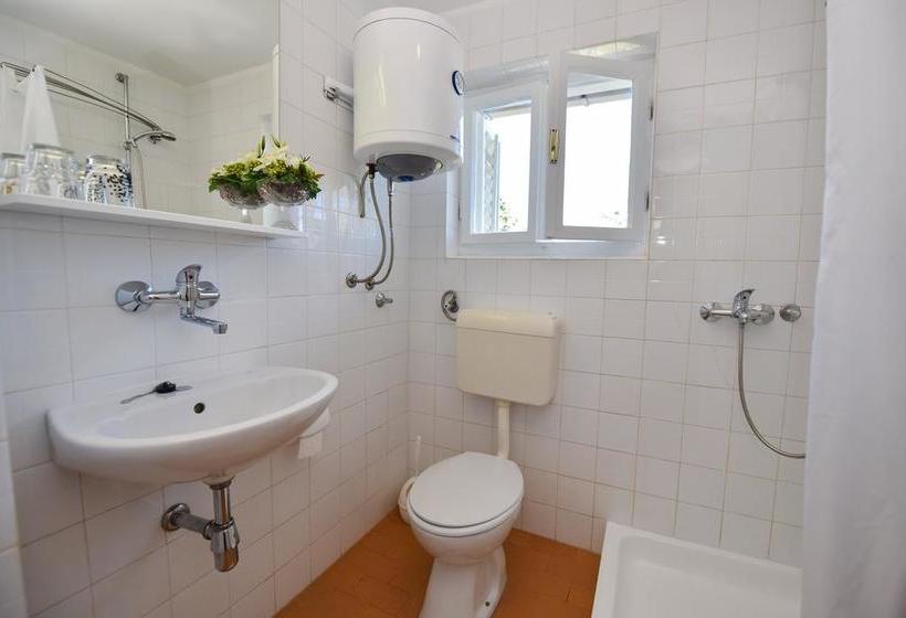 بنسيون Royal Rooms Novalja