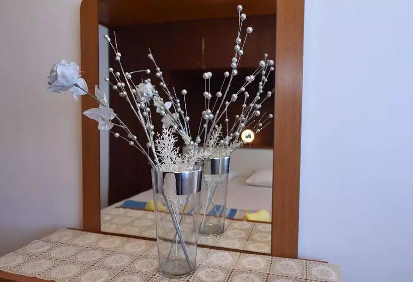 پانسیون Royal Rooms Novalja