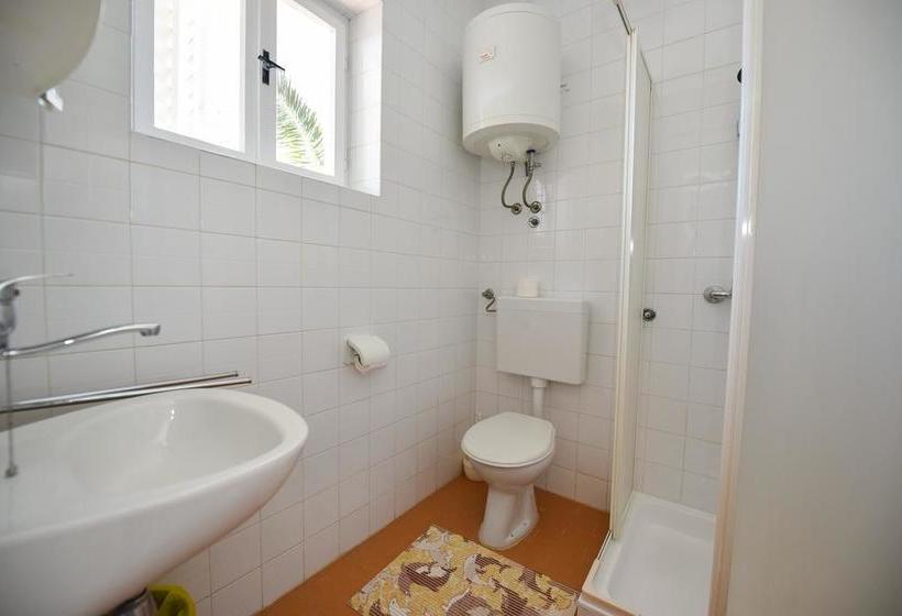 بنسيون Royal Rooms Novalja