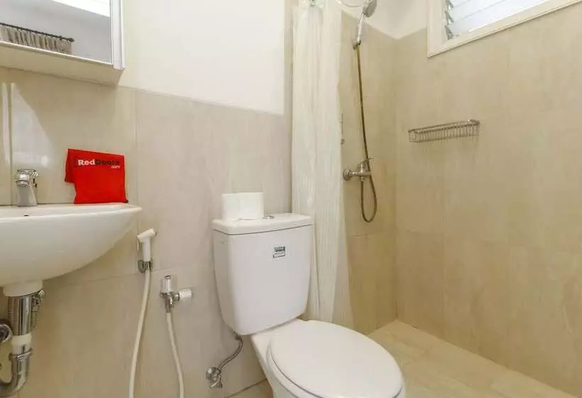 Majatalo Reddoorz Plus @ Tendean