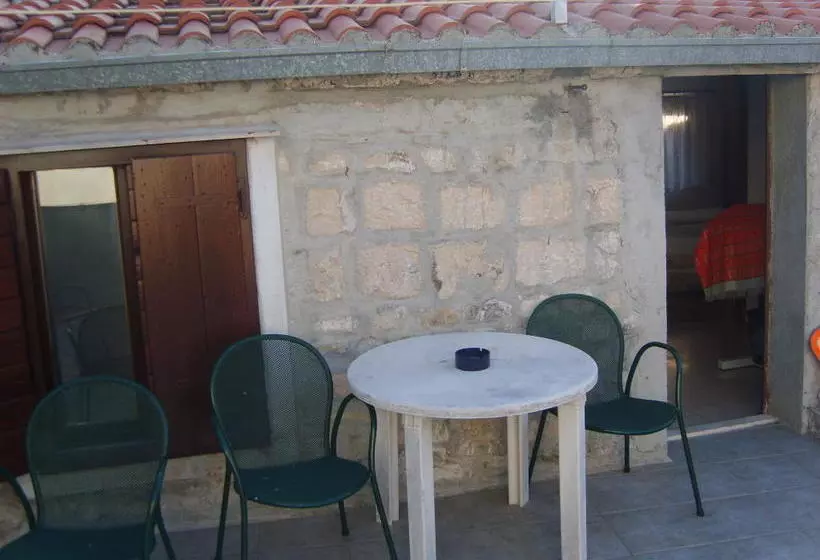 پانسیون Rooms Roso