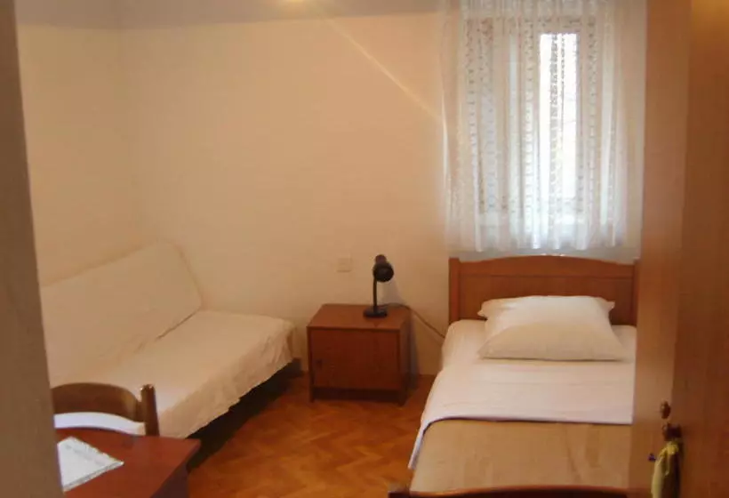 پانسیون Rooms Roso