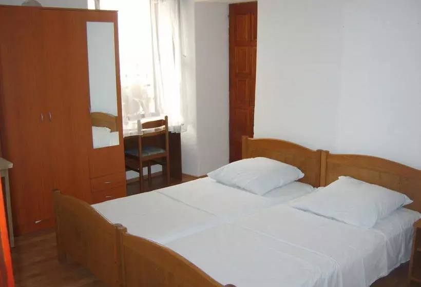 پانسیون Rooms Roso