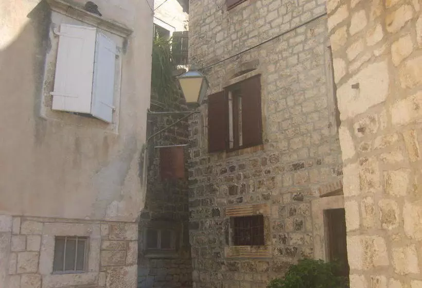 پانسیون Rooms Roso