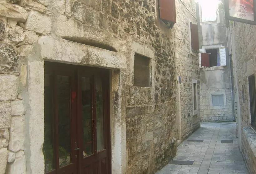 پانسیون Rooms Roso