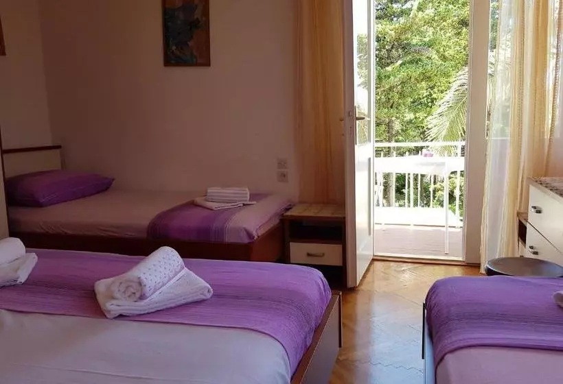 پانسیون Royal Rooms Novalja