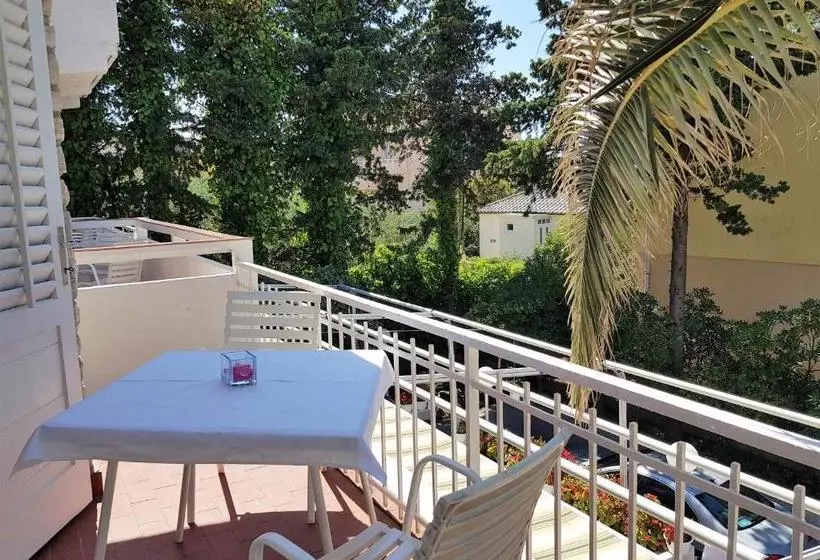 پانسیون Royal Rooms Novalja