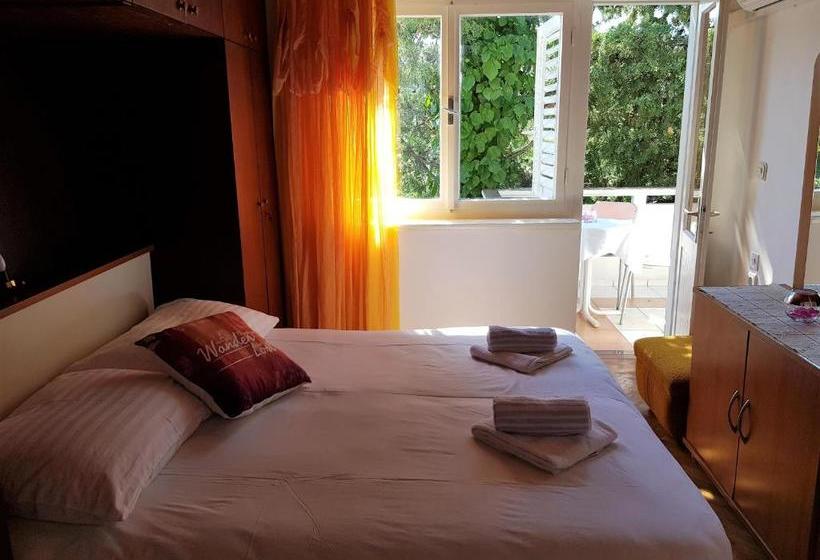 بنسيون Royal Rooms Novalja