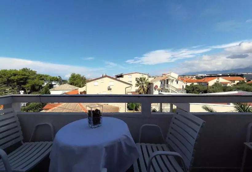 پانسیون Royal Rooms Novalja