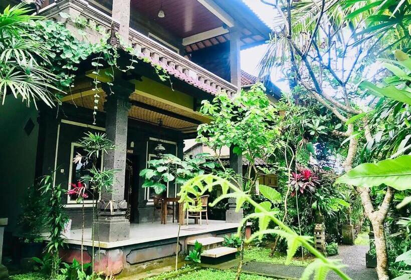 צימר Suastika Guest House Ubud