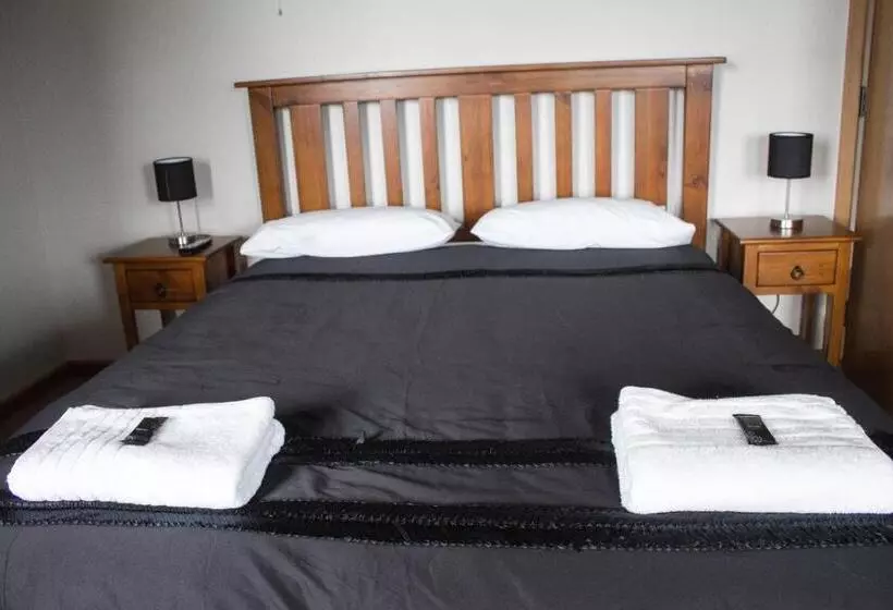 Retkeilymaja The Pier Lodge Bed And Breakfast