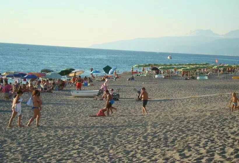 Aamiaismajoitus (B&B) Guest House Mare E Luna