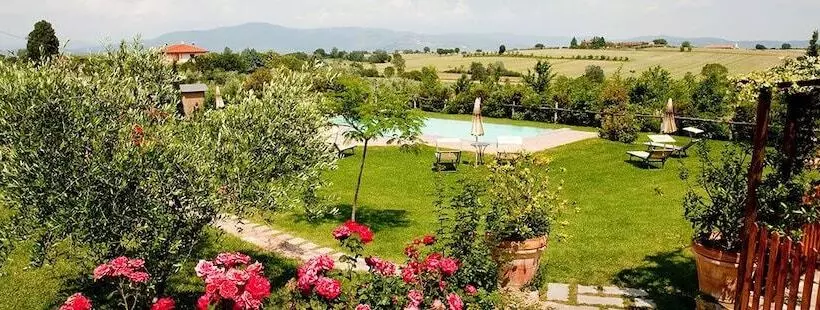 ホテル Agriturismo Pratovalle