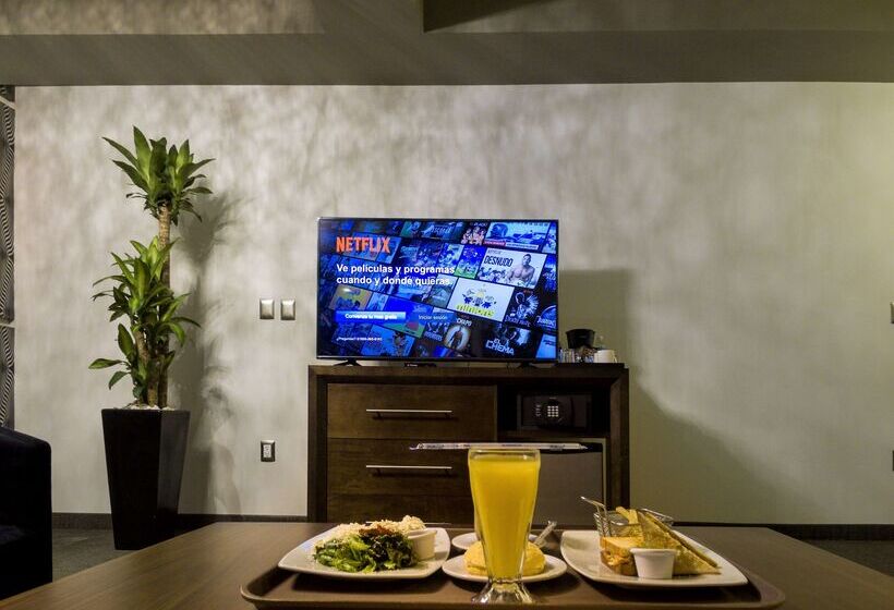 Отель Best Western Plus Santa Cecilia Pachuca