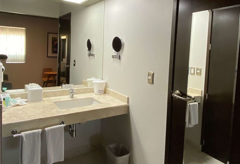 Отель Best Western Plus Santa Cecilia Pachuca