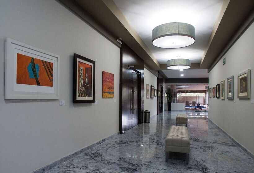 Отель Best Western Plus Santa Cecilia Pachuca