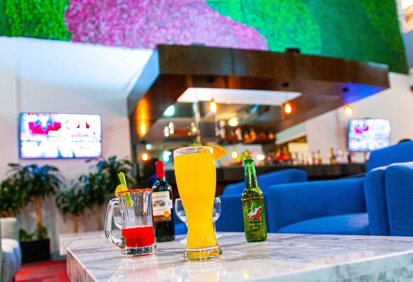 Отель Best Western Plus Santa Cecilia Pachuca