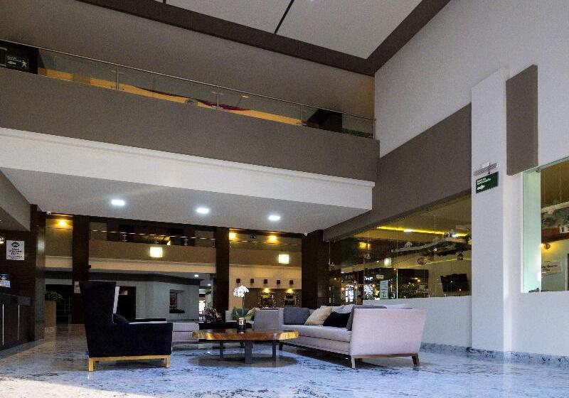 Отель Best Western Plus Santa Cecilia Pachuca