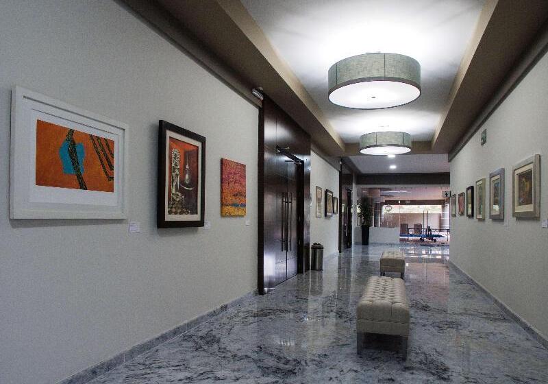 Отель Best Western Plus Santa Cecilia Pachuca