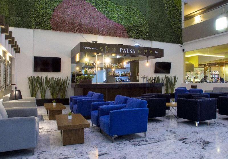 Отель Best Western Plus Santa Cecilia Pachuca