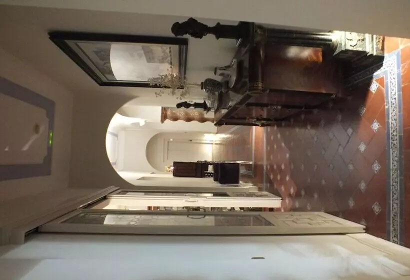 هتل Casa Palacio Villazambra