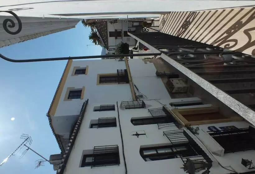 هتل Casa Palacio Villazambra