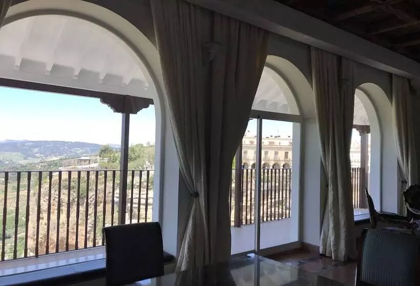 هتل Casa Palacio Villazambra