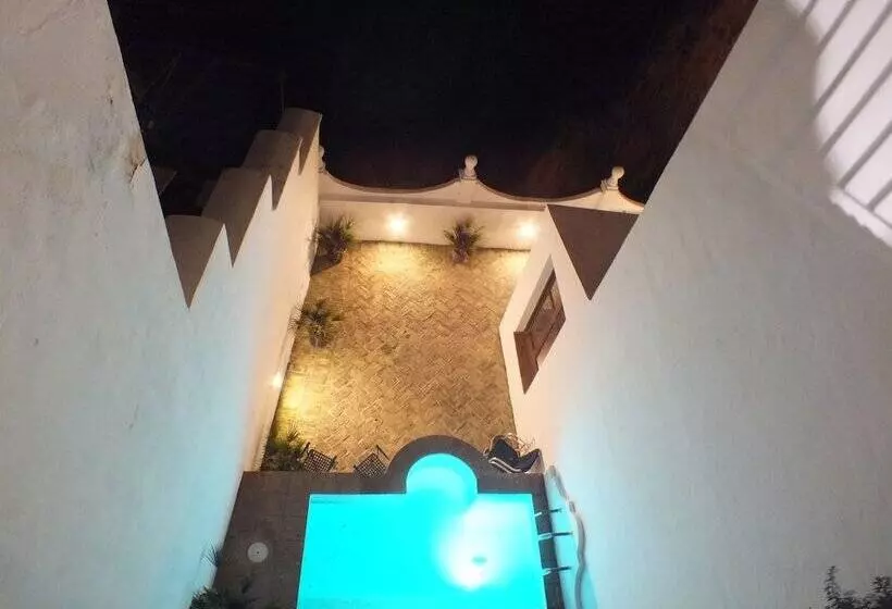 هتل Casa Palacio Villazambra