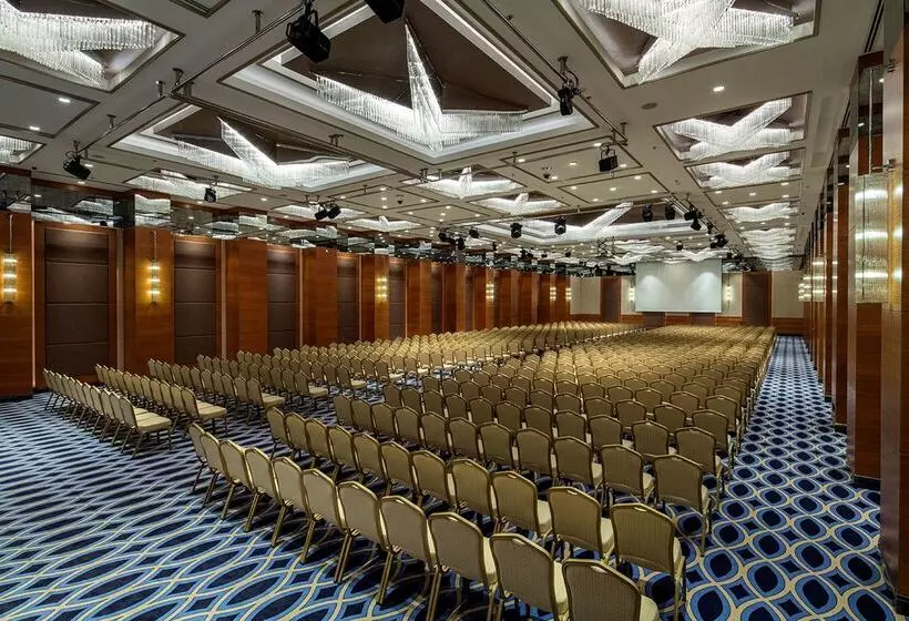 ホテル Doubletree By Hilton Istanbul Topkapi