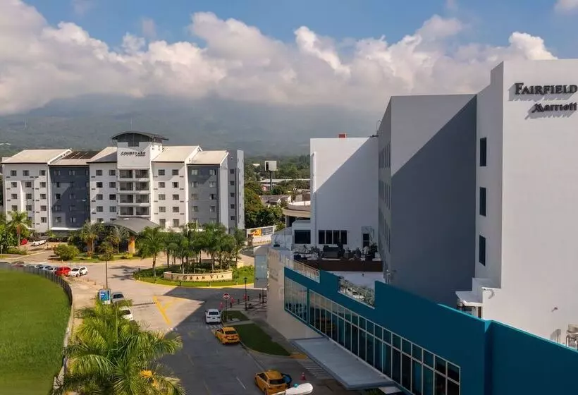ホテル Fairfield By Marriott San Salvador