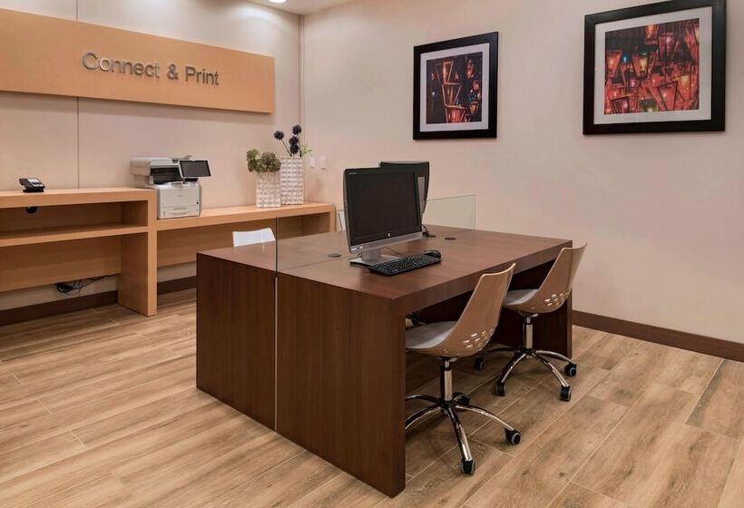 فندق Fairfield By Marriott San Salvador