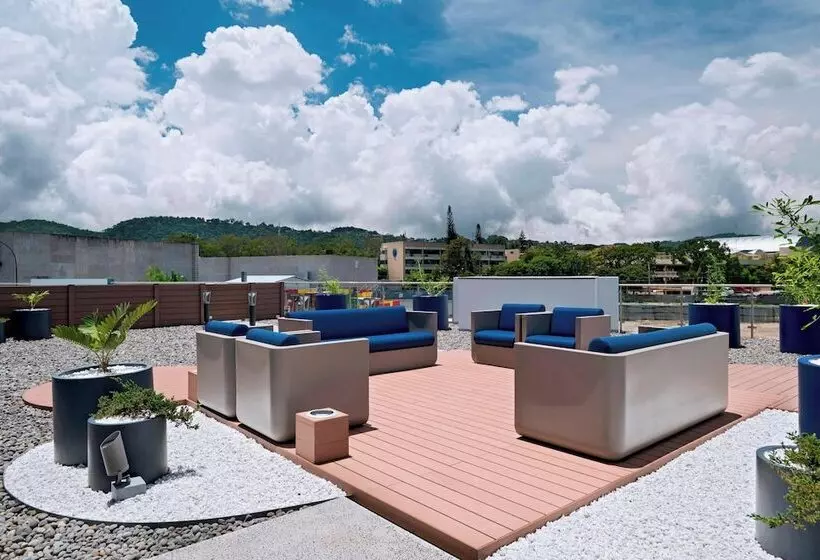 ホテル Fairfield By Marriott San Salvador